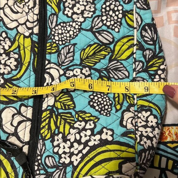 Vera Bradley Hipster Crossbody - Retired Island Blooms Pattern - Picture 11 of 11